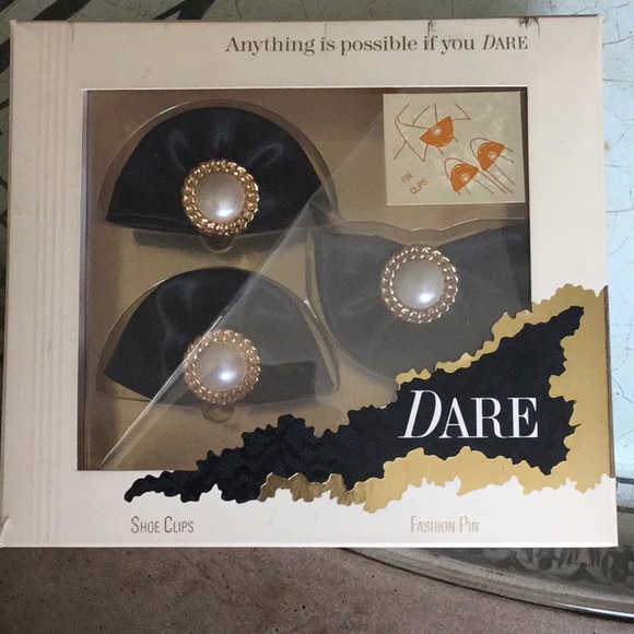 🔥SALE 3/$20 VINTAGE Shoe Clips/ Fashion Pin Set Bead Pearl Black Gold - Picture 3 of 5